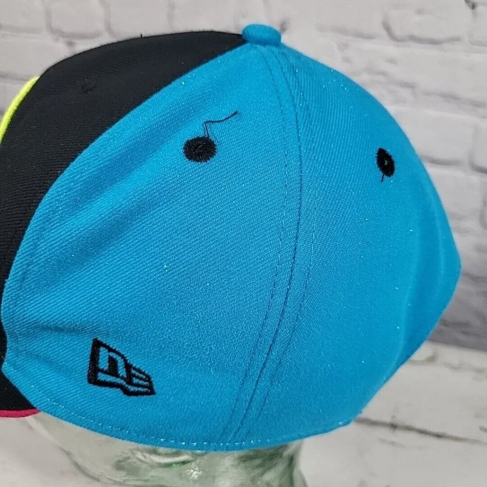 YUMS New Era 9FIFTY Embroidered Logo Black With Neon Snapback‎ Hat Cap